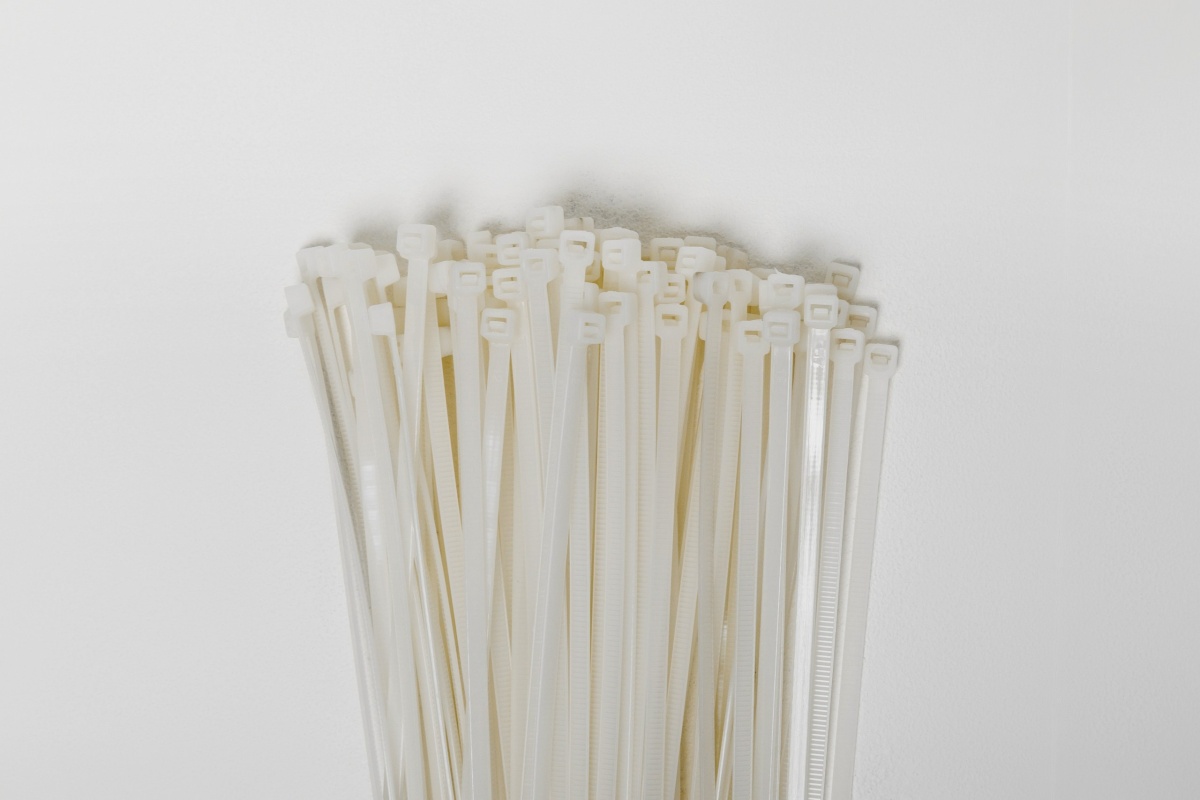 Хомут-стяжка кабельная 4,8х200 нейлон бел (уп.100шт) DYNEL